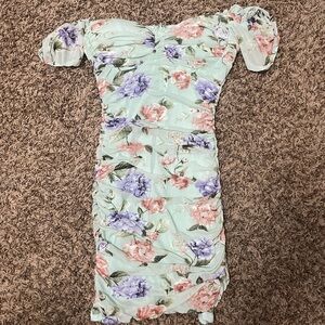 Off the shoulder dress 💓